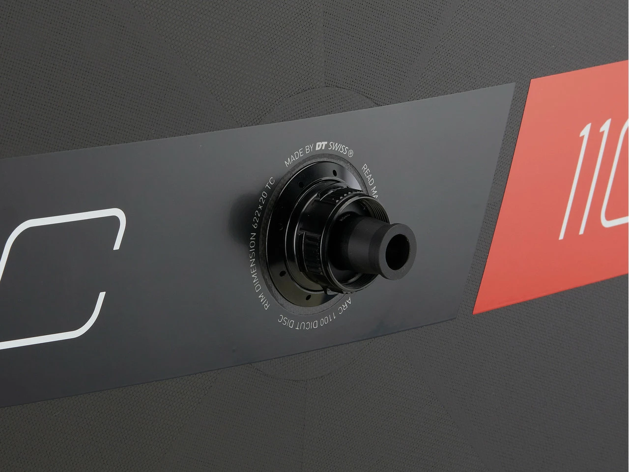 Dt-swiss ARC 1100 DICUT 80/Scheibe Carbon Disc Center Lock 28" Laufradsatz 10 Dt-swiss ARC 1100 DICUT 80/Scheibe Carbon Disc Center Lock 28" Laufradsatz – Bild 8