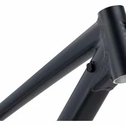 RAAW Mountain Bikes Madonna V2.2 29" Rahmenkit Mit ÖHLINS TTX 22 M Coil Und RXF38 M.2 -Jagdraht Verkaufsladen 459928